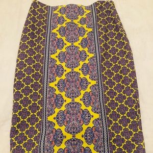 Patterned pencil skirt